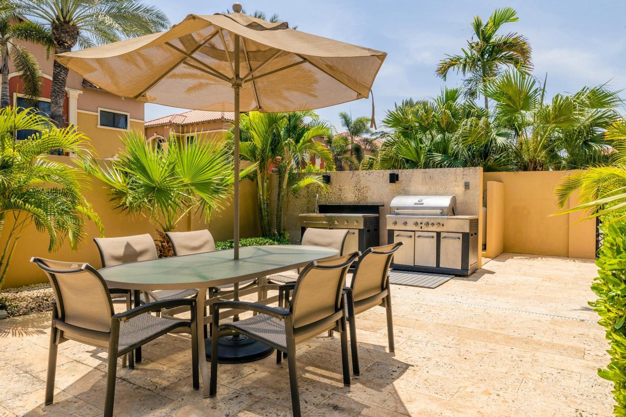 Bocobay Gold Coast Resort Palm Beach Exterior photo